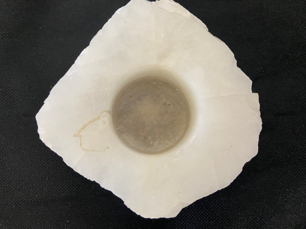 Quartz candle holder